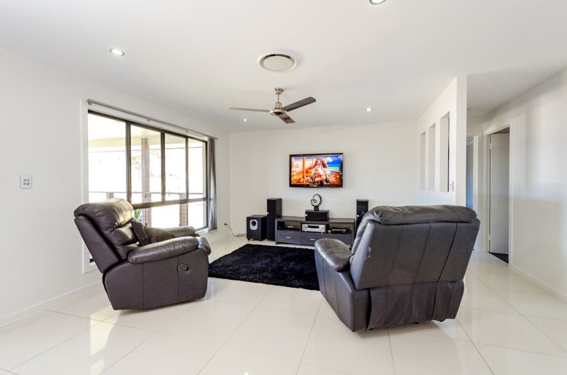 Photo - 33 Baruby Boulevard, Benaraby QLD 4680 - Image 7