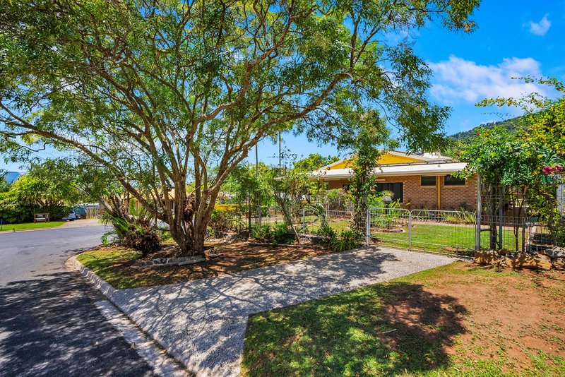 Photo - 33 Bayview Street, Bayview Heights QLD 4868 - Image 3