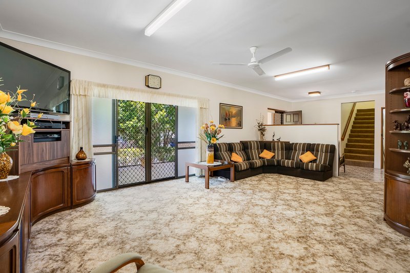 Photo - 33 Bayview Street, Bayview Heights QLD 4868 - Image 4