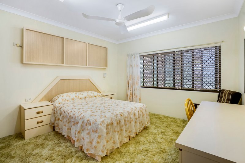 Photo - 33 Bayview Street, Bayview Heights QLD 4868 - Image 10