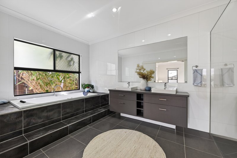 Photo - 33 Beach Oak Drive, Mount Low QLD 4818 - Image 10