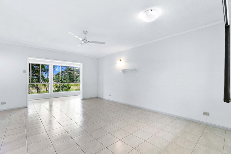 Photo - 3/3 Beach Road, Pialba QLD 4655 - Image 5