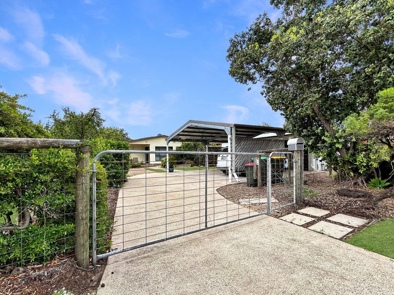 33 Belbowrie Parade, Maloneys Beach NSW 2536