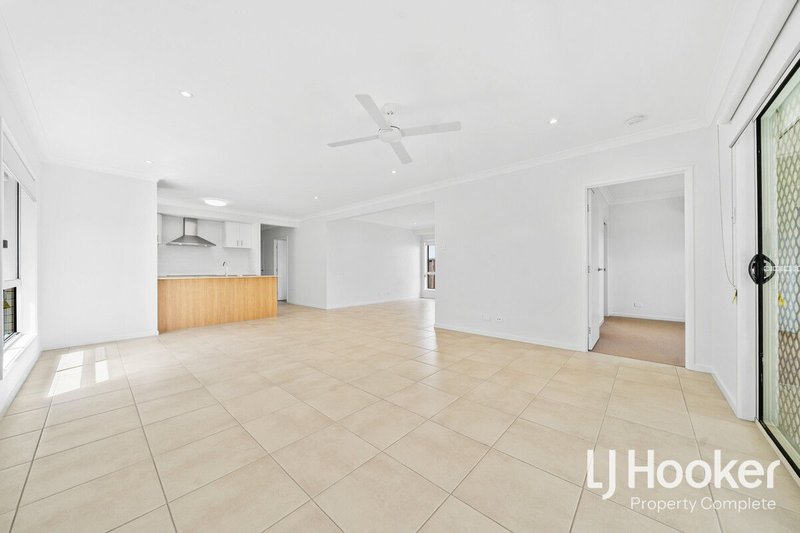 Photo - 33 Bellenden Street, Yarrabilba QLD 4207 - Image 3