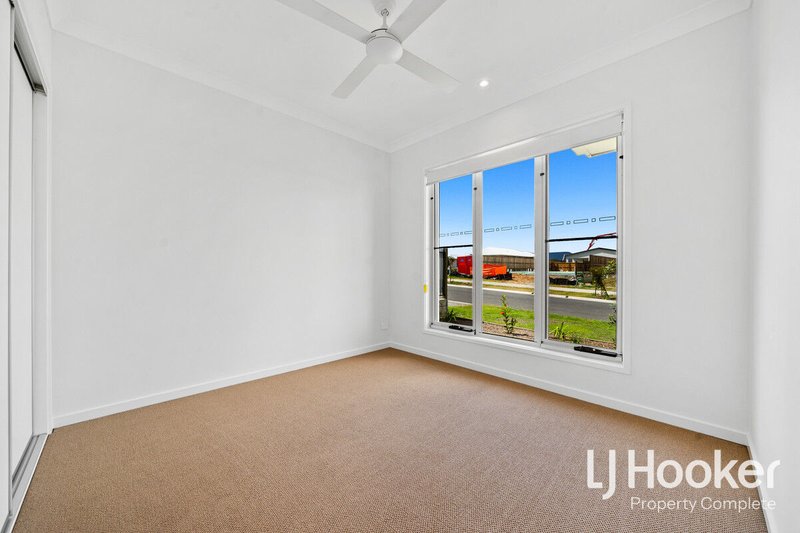 Photo - 33 Bellenden Street, Yarrabilba QLD 4207 - Image 6