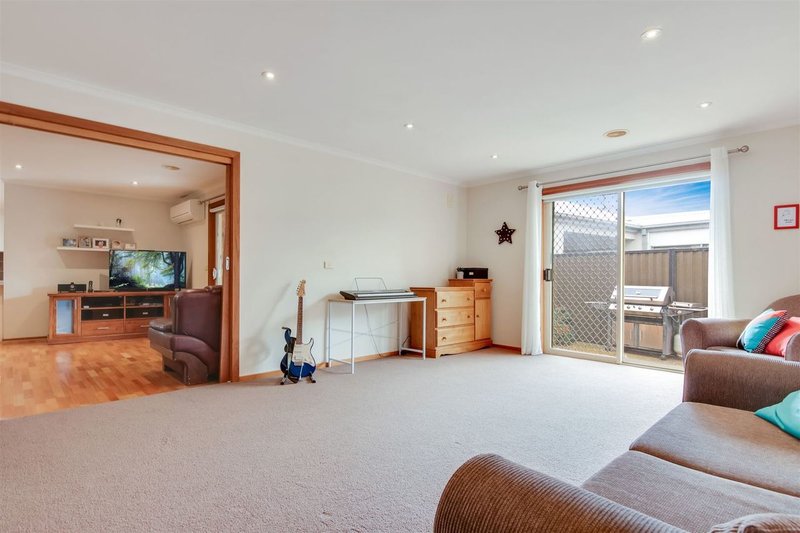 Photo - 33 Bellnore Drive, Norlane VIC 3214 - Image 6