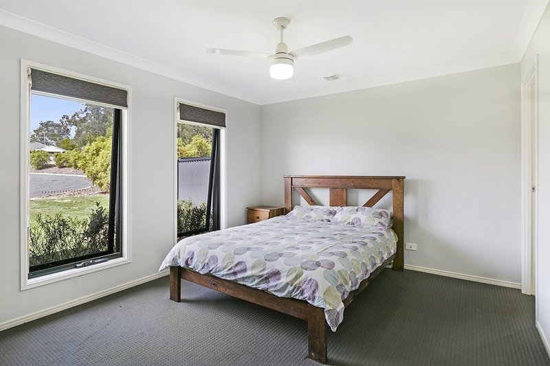 Photo - 33 Bellthorpe Cct , Kallangur QLD 4503 - Image 7