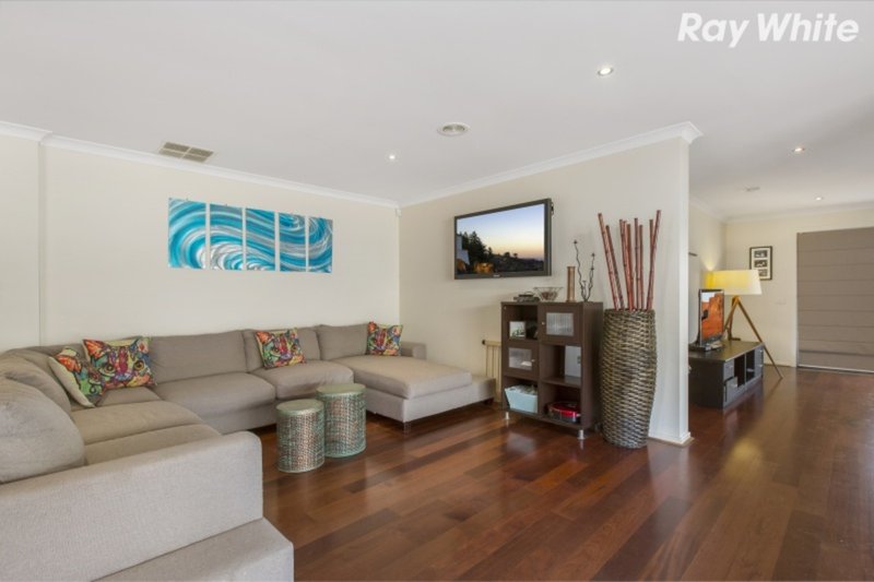 Photo - 33 Belvedere Drive, Pakenham VIC 3810 - Image 6