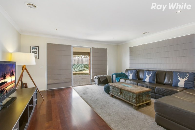 Photo - 33 Belvedere Drive, Pakenham VIC 3810 - Image 7