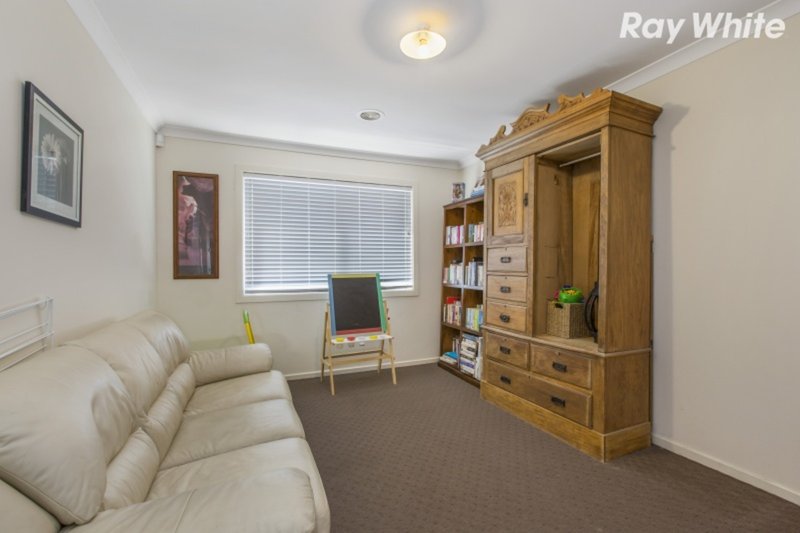 Photo - 33 Belvedere Drive, Pakenham VIC 3810 - Image 10