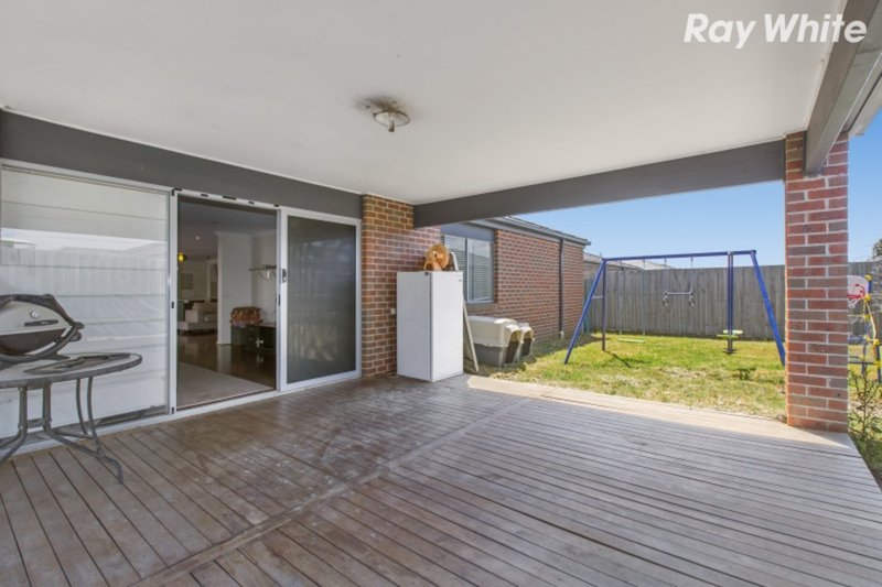 Photo - 33 Belvedere Drive, Pakenham VIC 3810 - Image 12