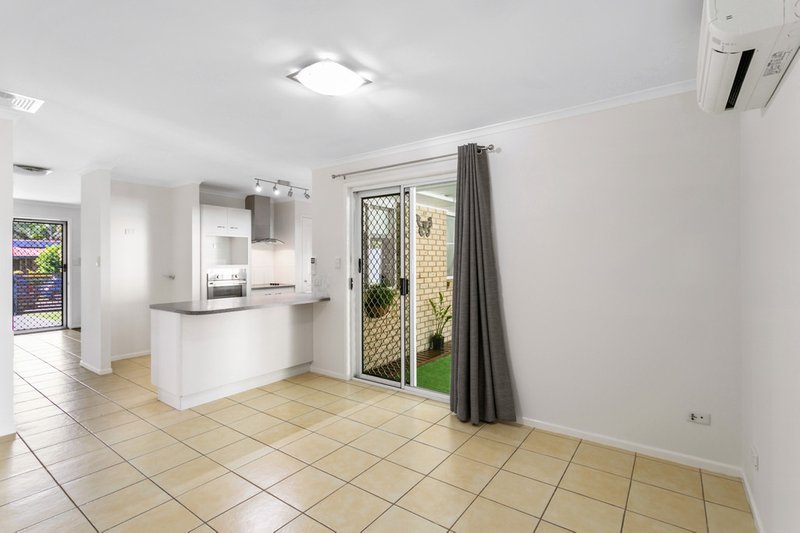 Photo - 33 Bermuda Avenue, Deception Bay QLD 4508 - Image 10