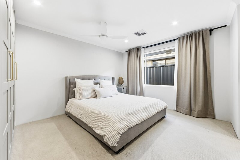 Photo - 33 Berryana Loop, Girrawheen WA 6064 - Image 16