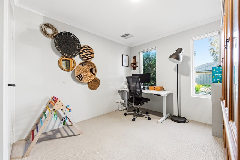 Photo - 33 Berryana Loop, Girrawheen WA 6064 - Image 25