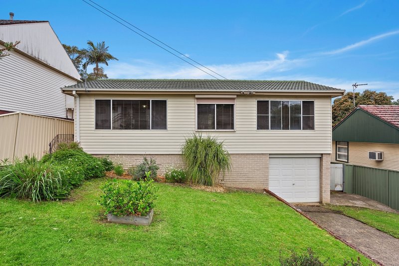 Photo - 33 Beveles Avenue, Unanderra NSW 2526 - Image 3