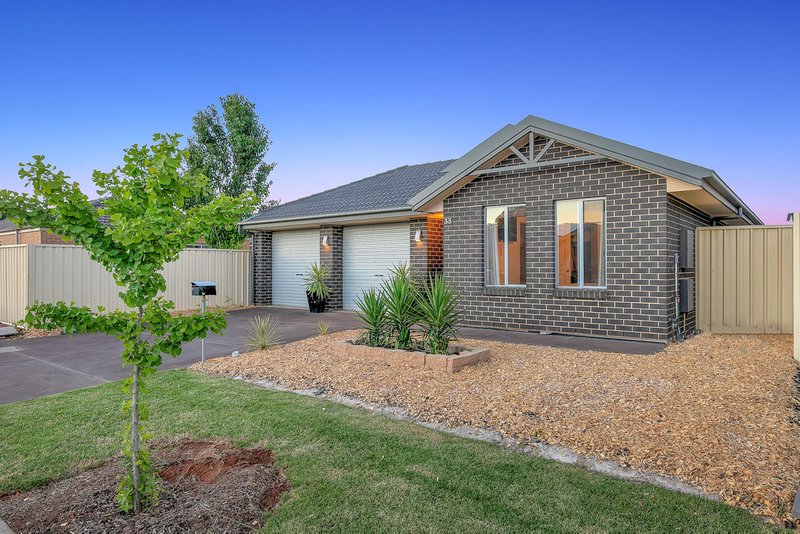 Photo - 33 Biarritz Street, Munno Para West SA 5115 - Image 2