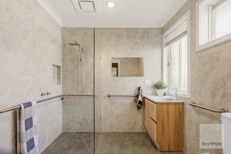 Photo - 33 Billingham Road, Deer Park VIC 3023 - Image 14