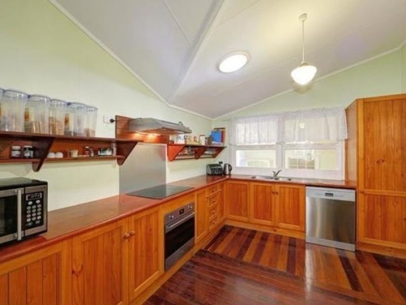 Photo - 33 Bingera Street, Bundaberg West QLD 4670 - Image 2