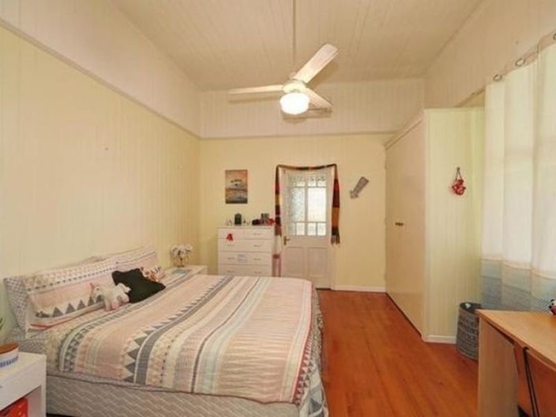 Photo - 33 Bingera Street, Bundaberg West QLD 4670 - Image 7