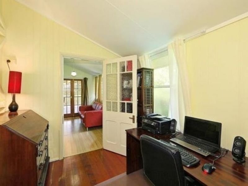 Photo - 33 Bingera Street, Bundaberg West QLD 4670 - Image 10