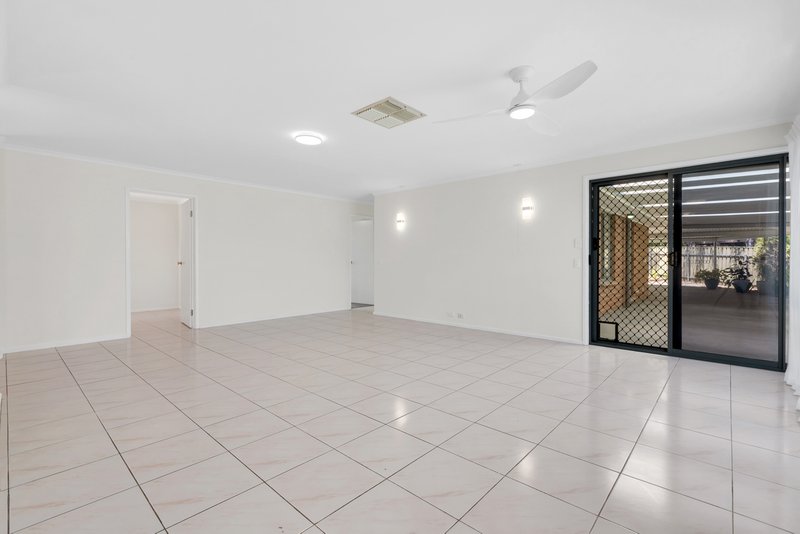 Photo - 33 Birchdale Circuit, Hillbank SA 5112 - Image 5