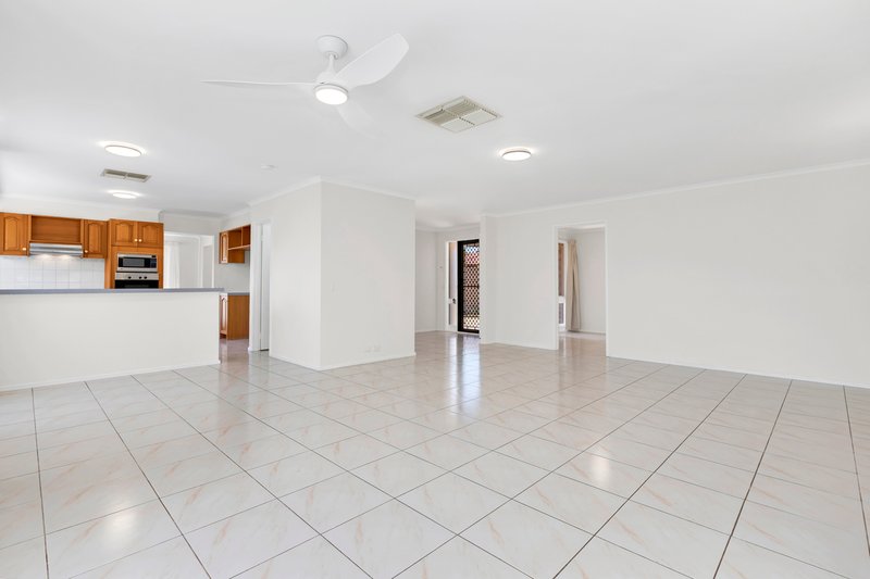 Photo - 33 Birchdale Circuit, Hillbank SA 5112 - Image 7