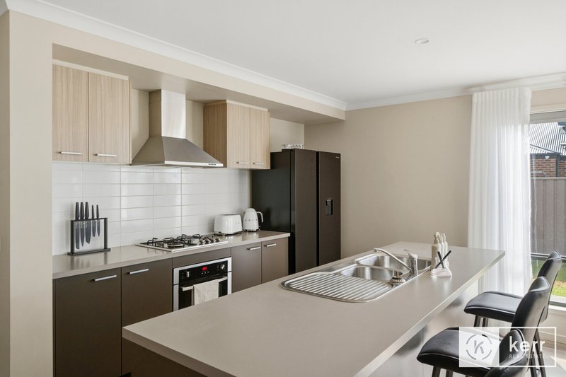 Photo - 33 Bisogni Drive, Cobram VIC 3644 - Image 2