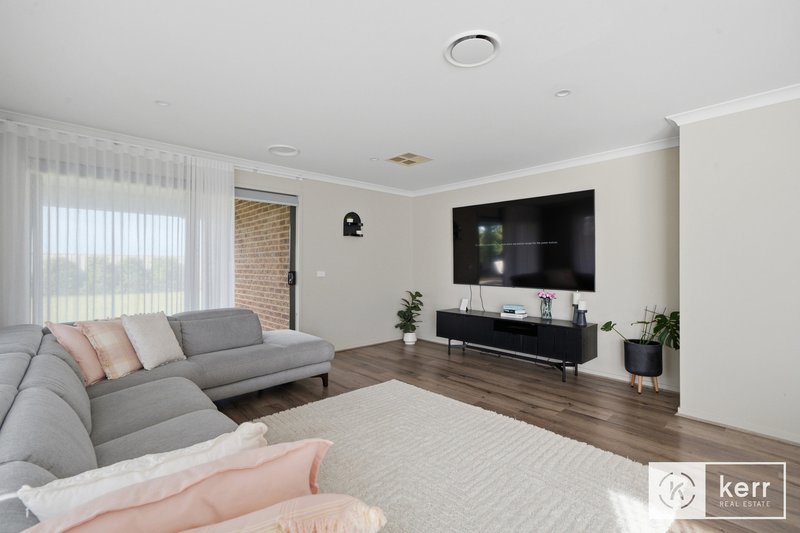 Photo - 33 Bisogni Drive, Cobram VIC 3644 - Image 5