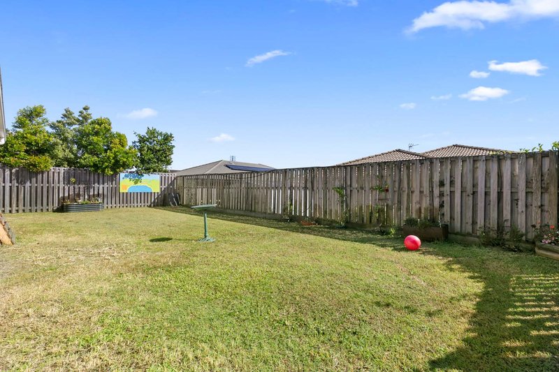 Photo - 33 Blaxland Road, Urraween QLD 4655 - Image 15