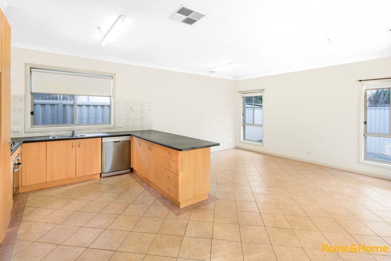 Photo - 33 Blenheim Way, Caroline Springs VIC 3023 - Image 3