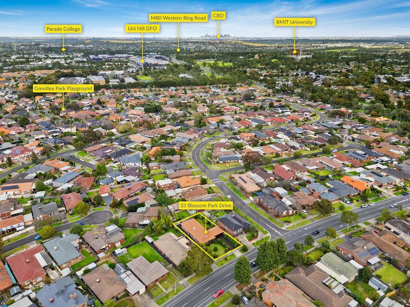 Photo - 33 Blossom Park Drive, Mill Park VIC 3082 - Image 14