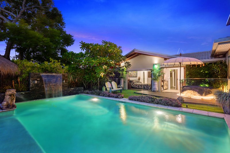 Photo - 33 Boongala Road, Broadbeach Waters QLD 4218 - Image 4