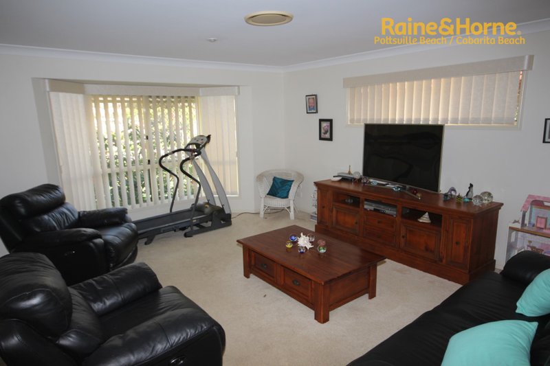 Photo - 33 Border Crescent, Pottsville NSW 2489 - Image 2