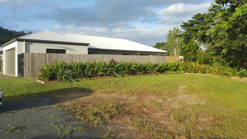 Photo - 33 Bosun Place, Trinity Beach QLD 4879 - Image 2