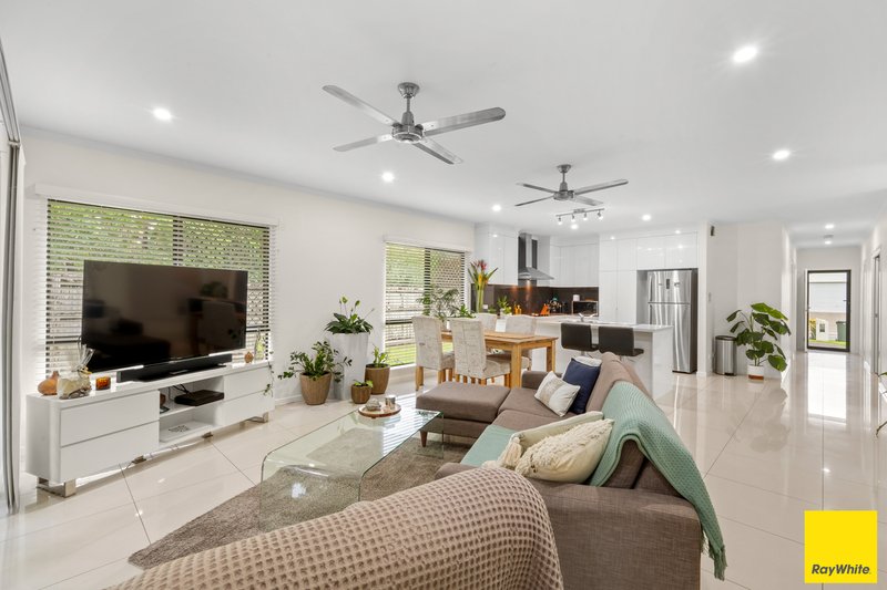 Photo - 33 Bosun Place, Trinity Beach QLD 4879 - Image 3