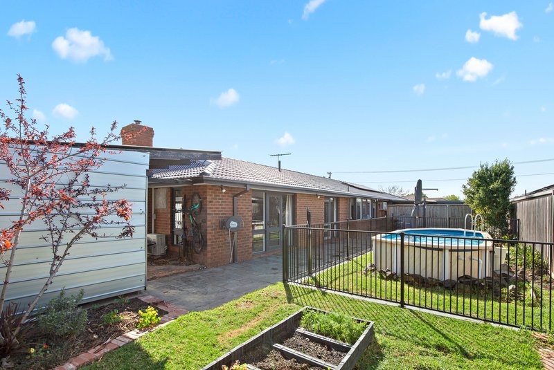 Photo - 33 Bourke Crescent, Hoppers Crossing VIC 3029 - Image 17