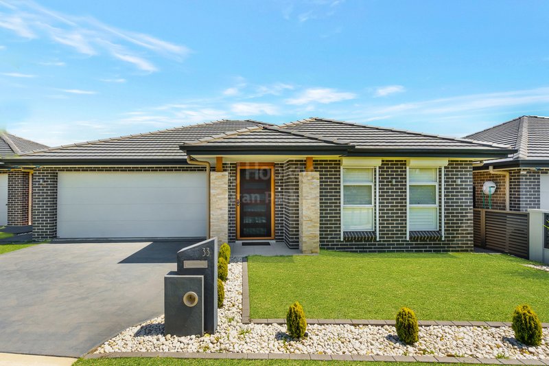 33 Bourne Ridge, Oran Park NSW 2570