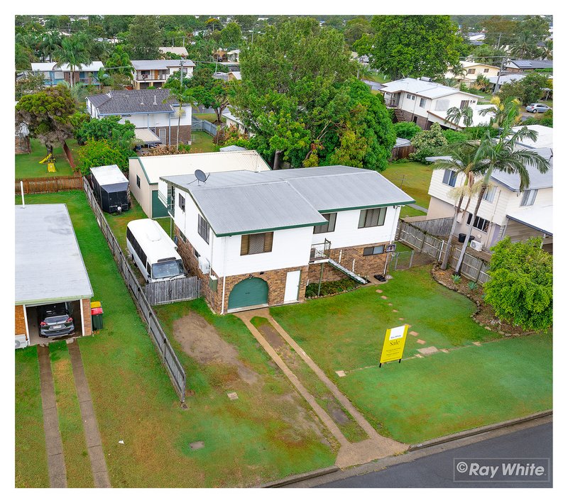 Photo - 33 Bramble Street, Norman Gardens QLD 4701 - Image 2