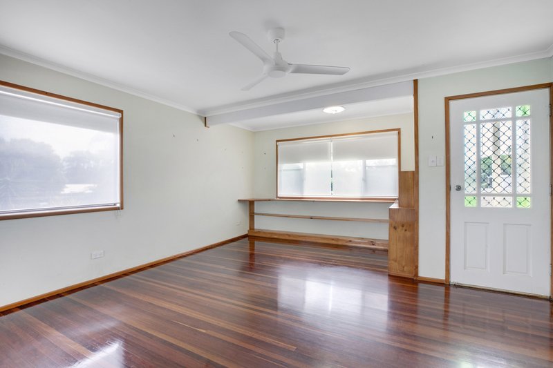 Photo - 33 Brampton Avenue, Bucasia QLD 4750 - Image 2