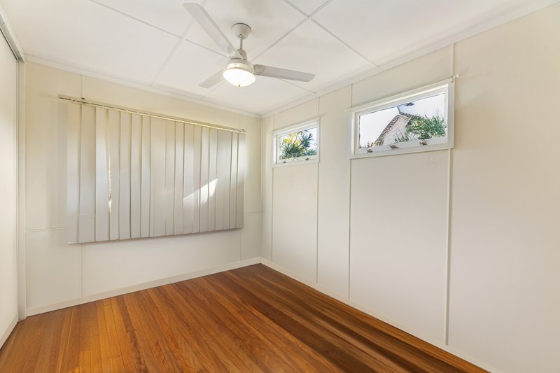 Photo - 33 Bray Road, Lawnton QLD 4501 - Image 7