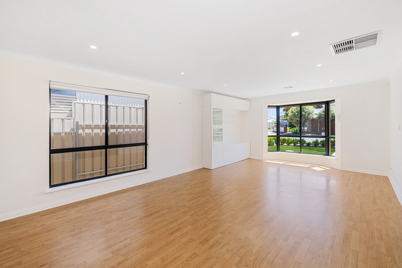 Photo - 33 Brecon Street, Windsor Gardens SA 5087 - Image 2