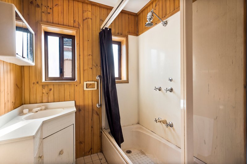 Photo - 33 Bridge Street, Coniston NSW 2500 - Image 7