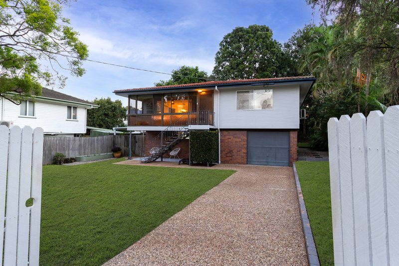 Photo - 33 Bringelly Street, Arana Hills QLD 4054 - Image 14