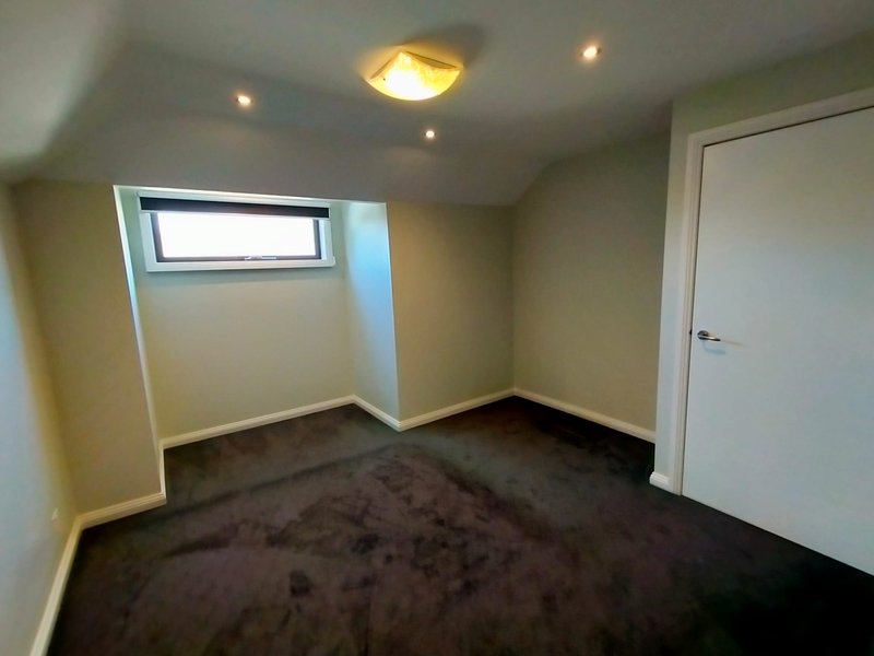 Photo - 3/3 Bronte Court, Hampton VIC 3188 - Image 17