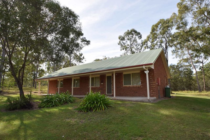 33 Buckingham Court, Mount Hallen QLD 4312