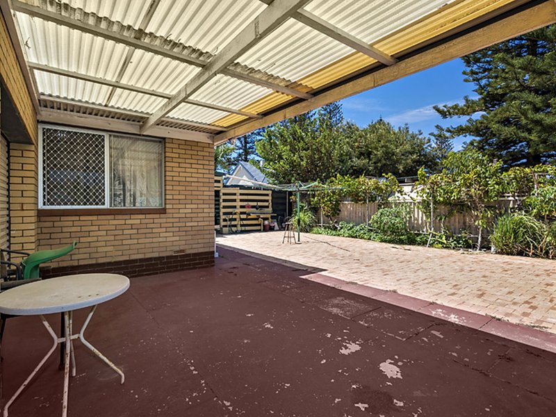 Photo - 33 Burges Street, Beachlands WA 6530 - Image 4