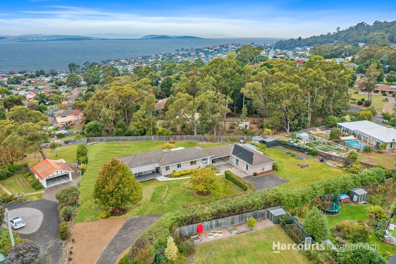 Photo - 33 Burwood Drive, Blackmans Bay TAS 7052 - Image 2