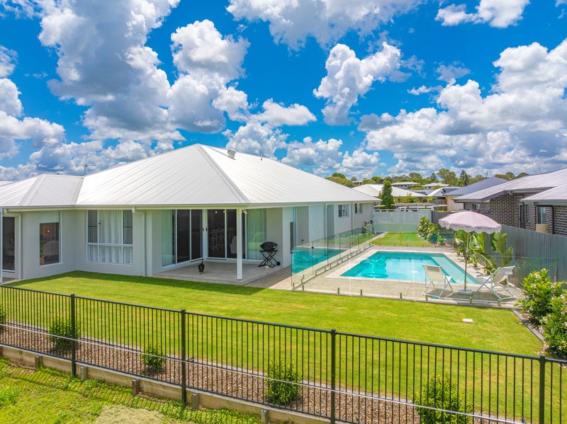 33 Cambridge Circuit, Southside QLD 4570