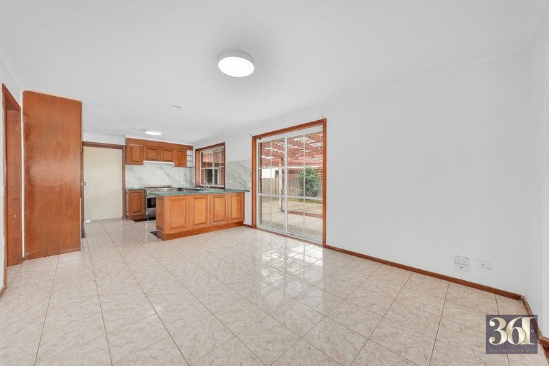 Photo - 33 Cameron Drive, Hoppers Crossing VIC 3029 - Image 7