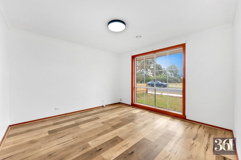 Photo - 33 Cameron Drive, Hoppers Crossing VIC 3029 - Image 10